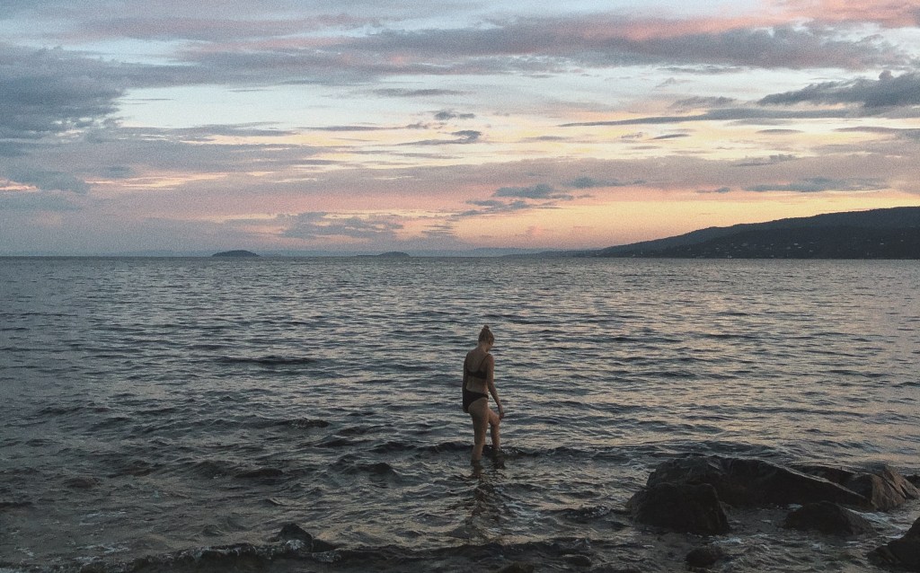 Barefoot in cold&nbsp;water